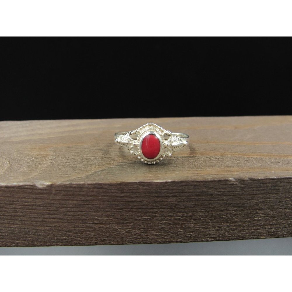 Size 7.75 Sterling Silver Red Inlay Fancy Style Band Ring Vintage Statement